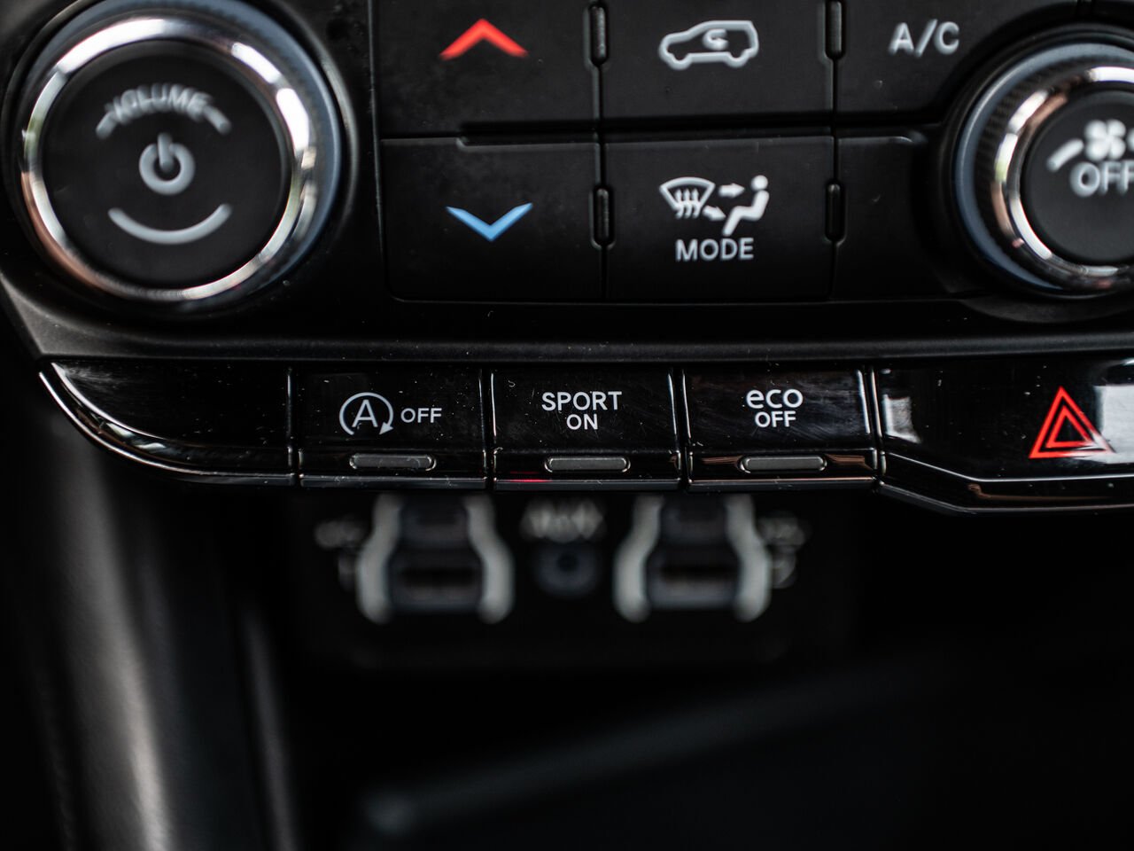 2023 Dodge Durango White Sainte-Julienne - photo #28