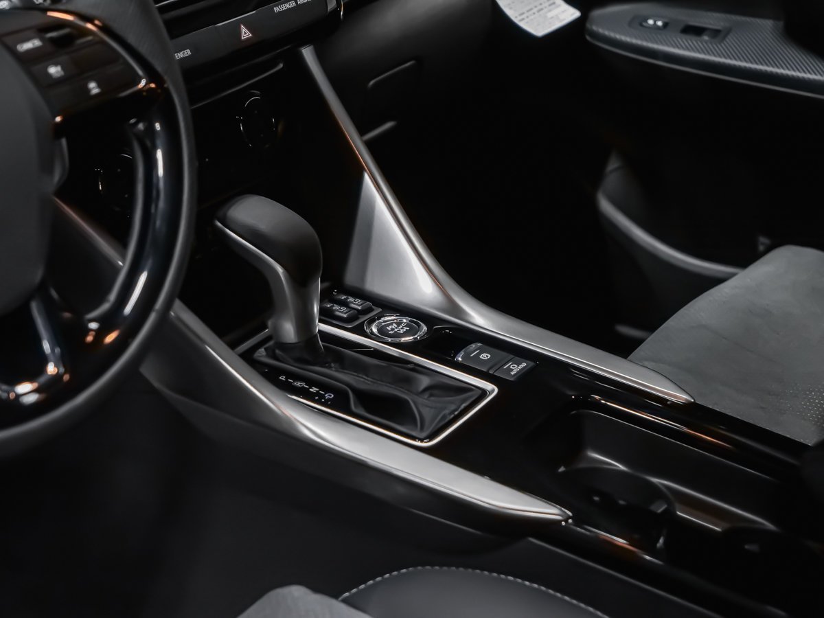 Mitsubishi Eclipse Cross NOIR 2026 Blanc diamant Montréal - photo #11