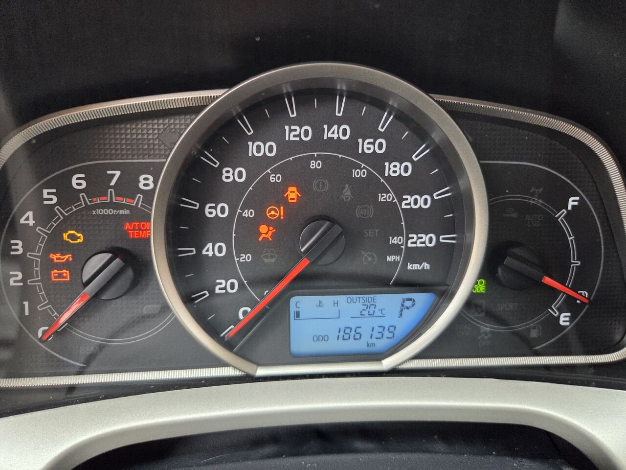 Toyota RAV4 2015 Argent Mont-Laurier - photo #17