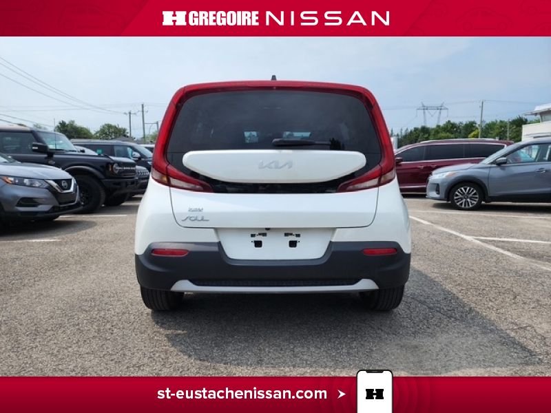 2022 Kia Soul White Laval - photo #11