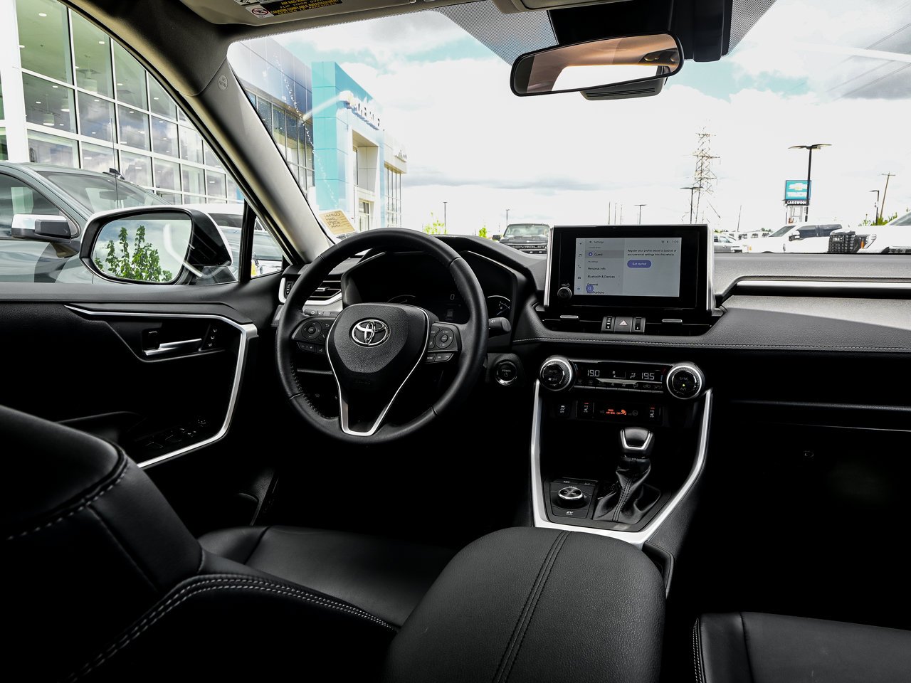 2024 Toyota RAV4 Hybrid XLE AWD White w/Black Roof Sherwood Park - photo #31