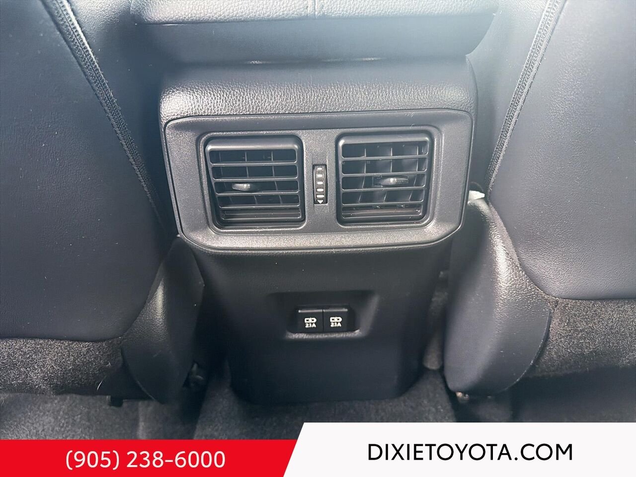 2021 Toyota RAV4 XLE PREMIUM AWD / HEATED SEATS / MOONROOF / LEATHER SURFACE / CARPLAY AND ANDROID AUTO Midnight Black Metallic Mississauga - photo #18