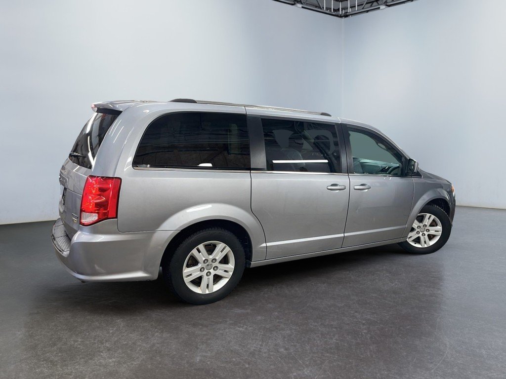 Dodge GRAND CARAVAN 2018 Gris Amos - photo #7