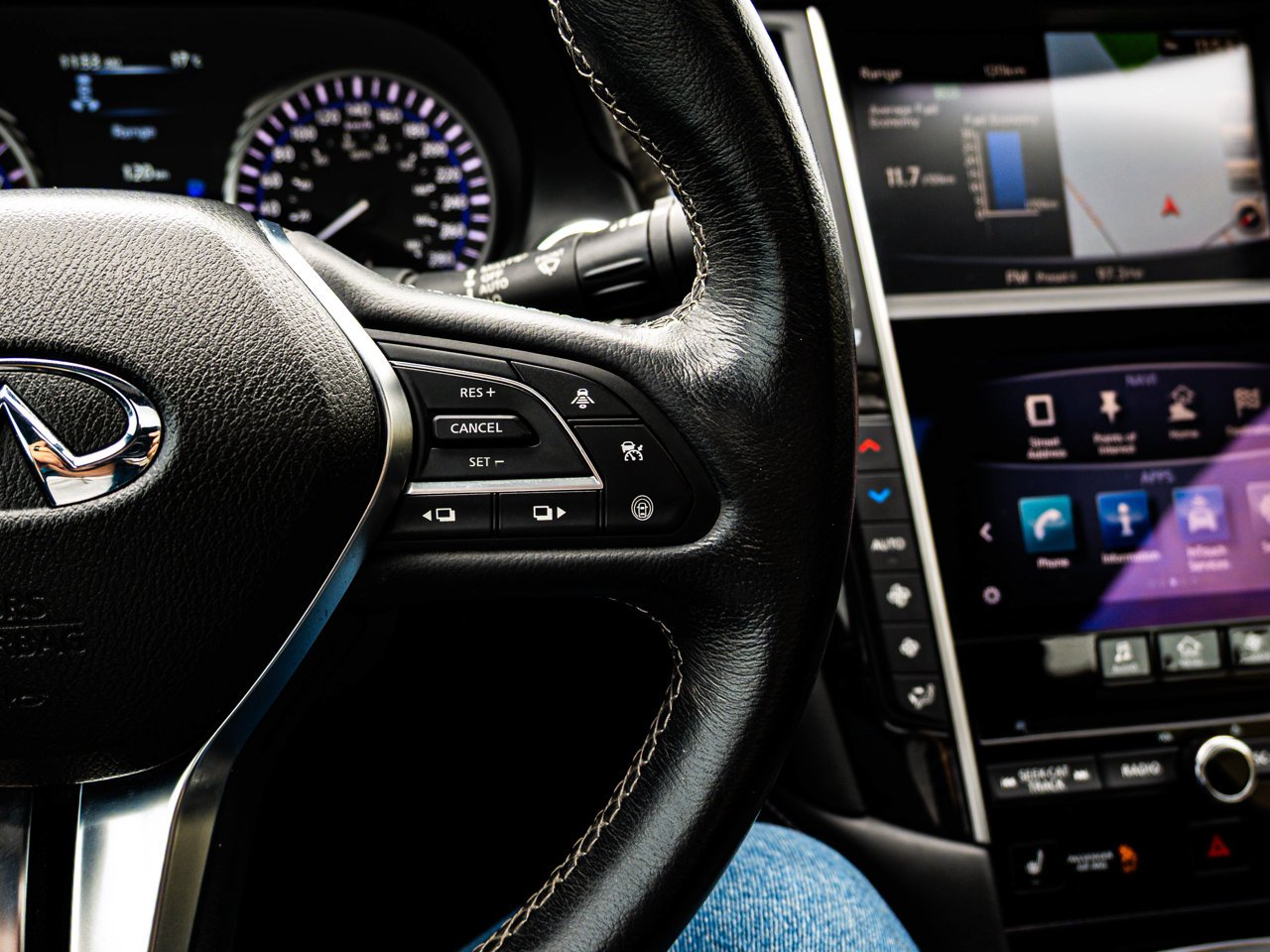 2017 INFINITI Q60 2dr Cpe 3.0t White Sherwood Park - photo #24