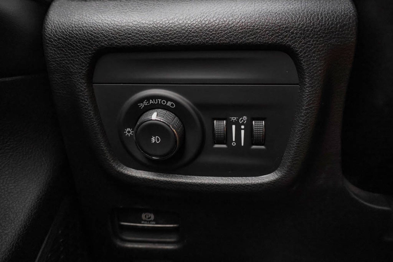 2024 Jeep Grand Cherokee L Limited 4x4 Blue Sherwood Park - photo #17