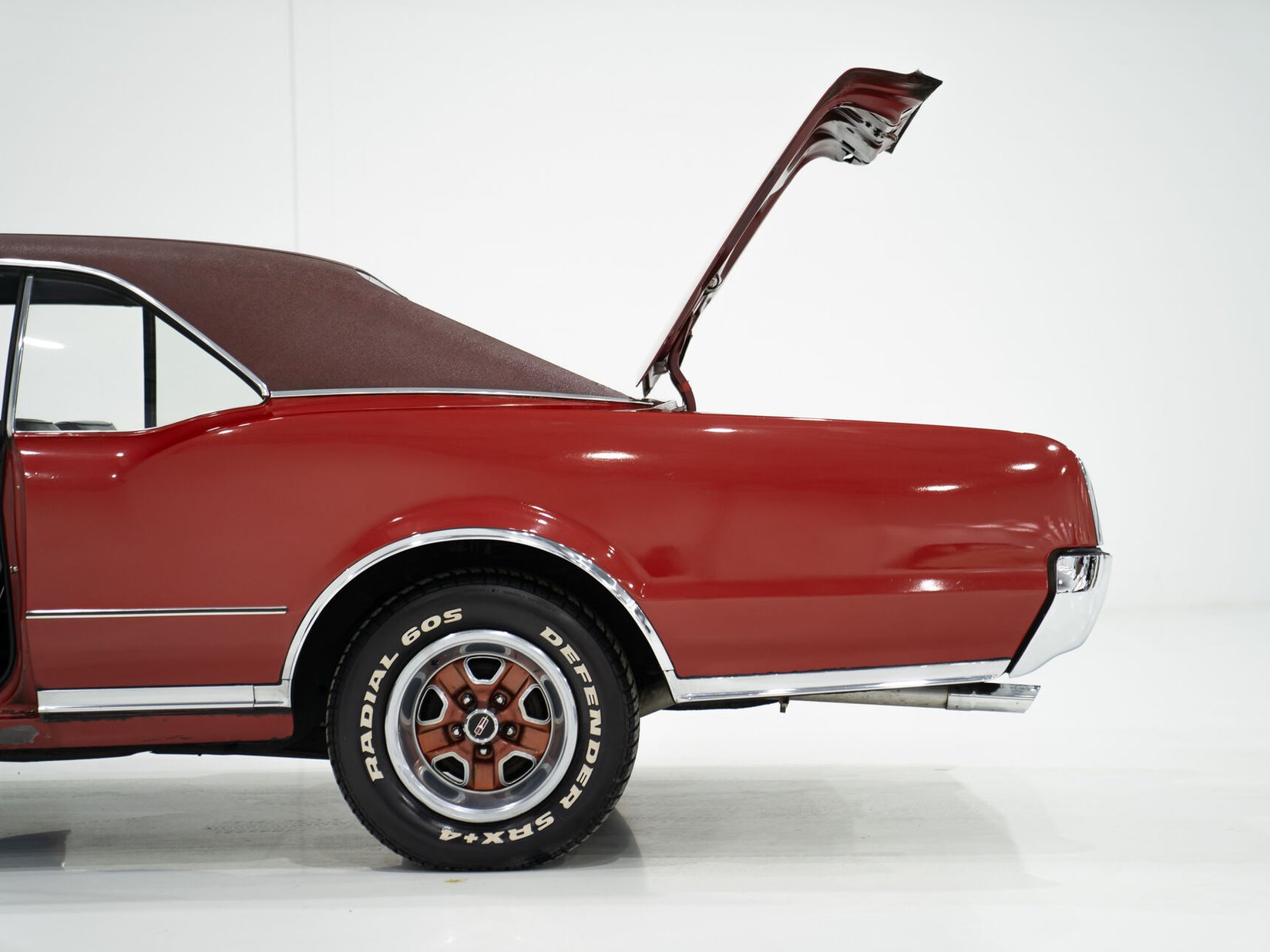 Oldsmobile Cutlass 442 *PRIX EN USD* Numéros entièrement Matching Non restaurée Repeinte une seule fois 1967 Rouge Montréal - photo #106
