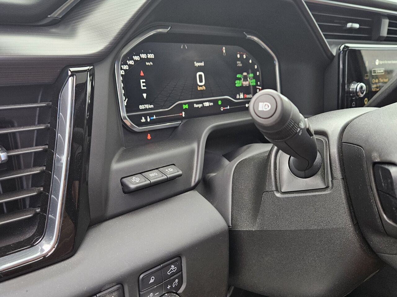 2025 GMC Sierra 3500HD Denali Ultimate cabine multiplace 4RM 172 po White Thetford Mines - photo #17