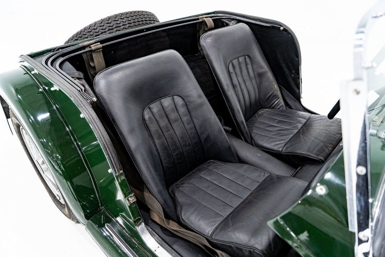 1970 Morgan Plus 8 Unrestored with only 7137km (4435miles) | PRIX EN USD Green Montreal - photo #80