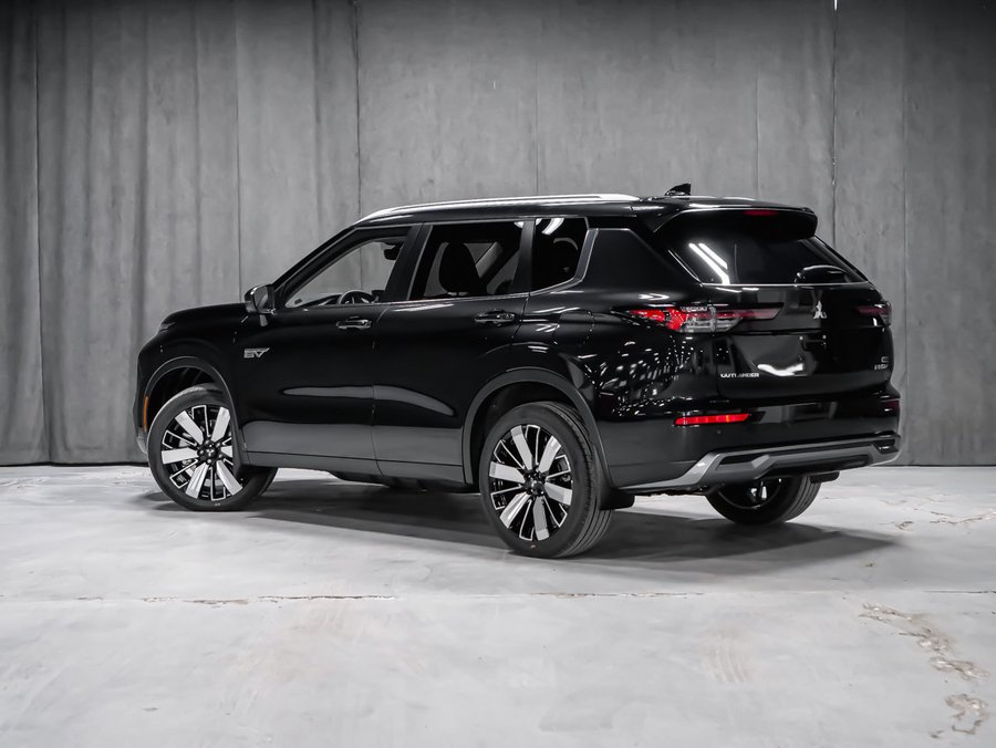 2026 Mitsubishi Outlander Plug-In Hybrid GT Black Diamond Premium Finish