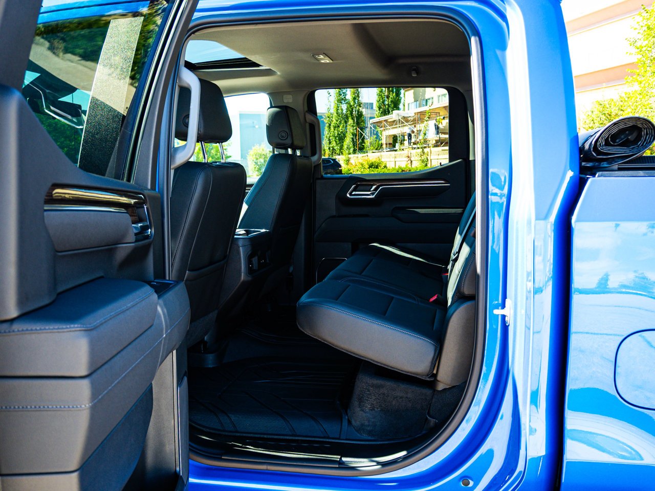 2026 Chevrolet Silverado 1500 4WD Crew Cab 147 RST Blue Sherwood Park - photo #28