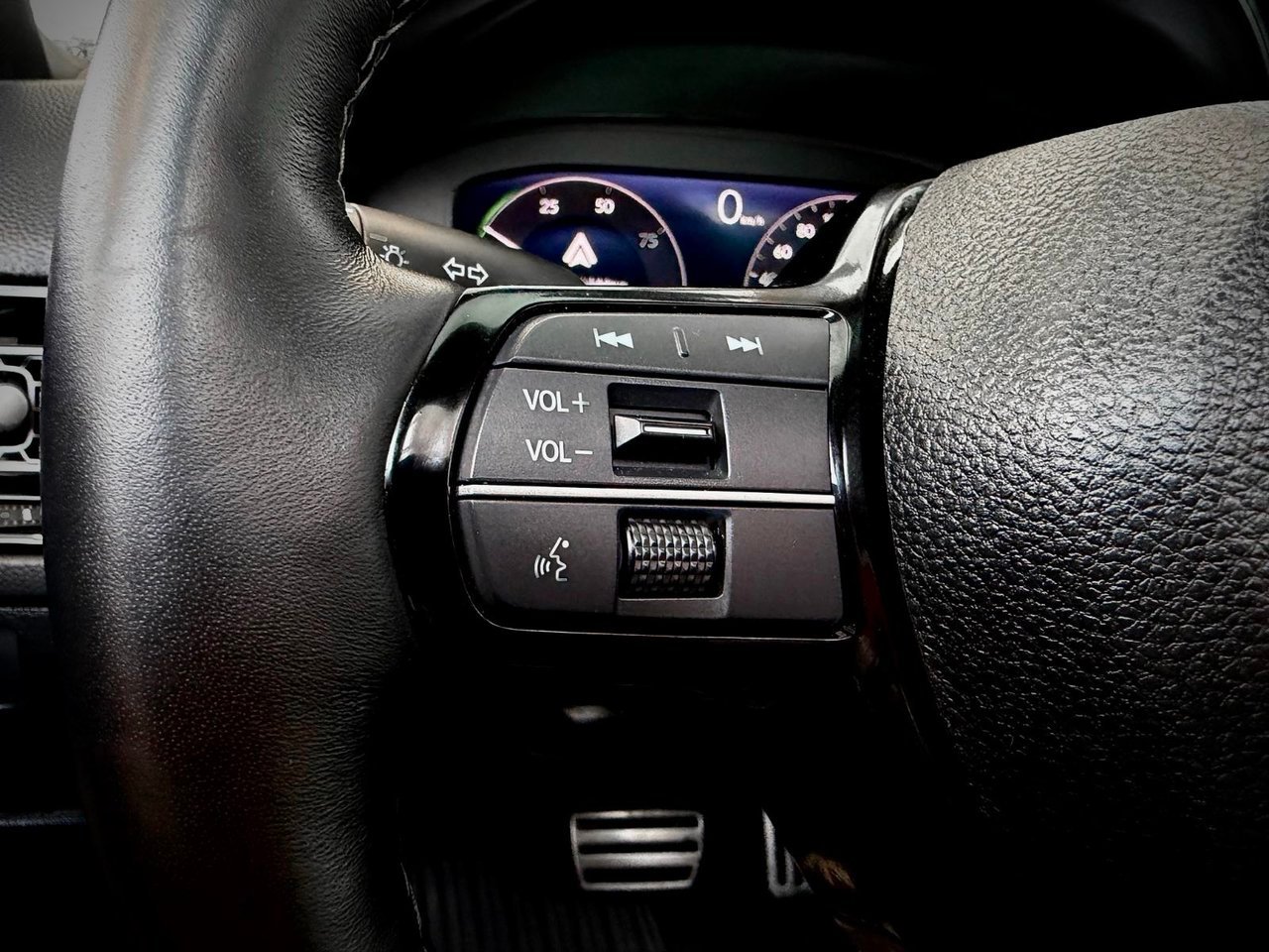 2025 Honda Civic Sedan Hybrid Notre-Dame-des-Prairies - photo #18