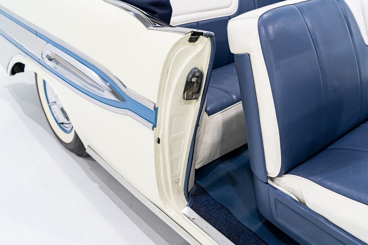 1957 Pontiac Bonneville *PRICE IN USD* Fuel injected 347/315HP 1 of 630 produced White Montreal - photo #89
