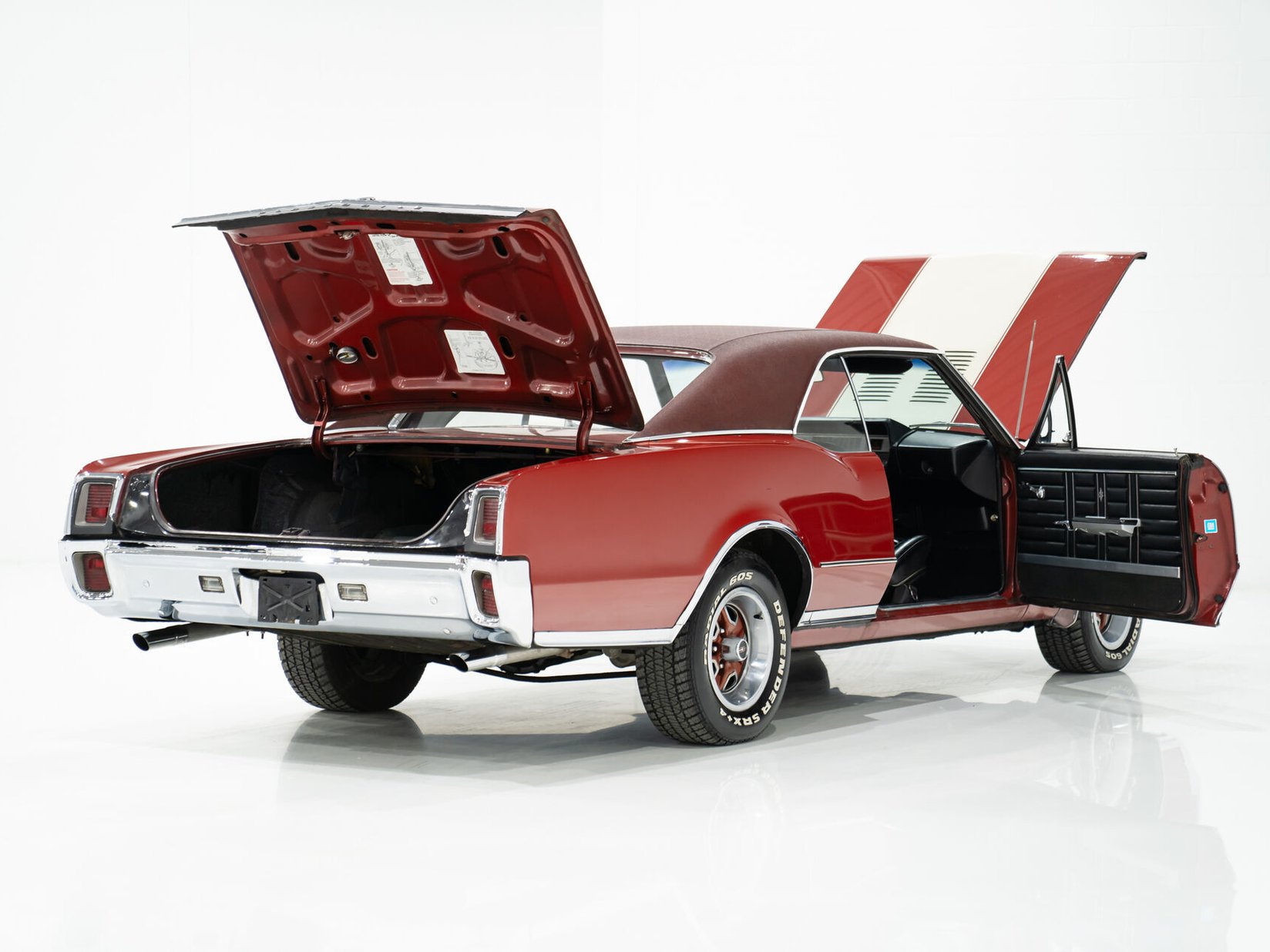 Oldsmobile Cutlass 442 *PRIX EN USD* Numéros entièrement Matching Non restaurée Repeinte une seule fois 1967 Rouge Montréal - photo #98