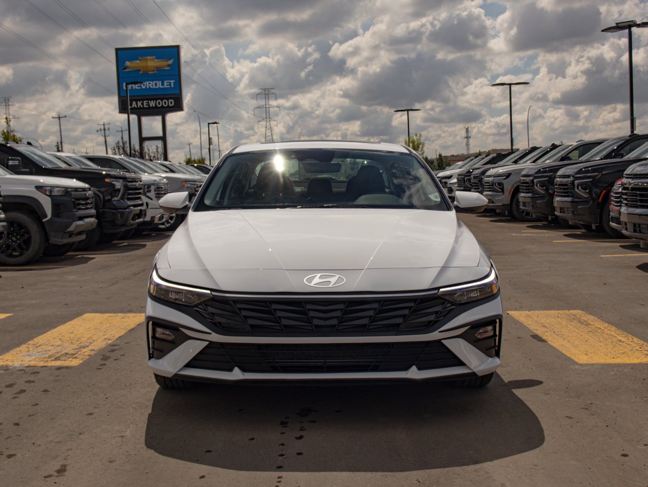 2026 Hyundai Elantra Preferred IVT White Sherwood Park - photo #2