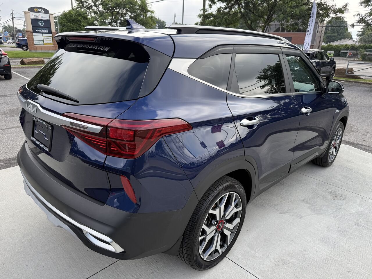2023 Kia Seltos SX Turbo TI avec intérieur noir Blue Châteauguay - photo #5