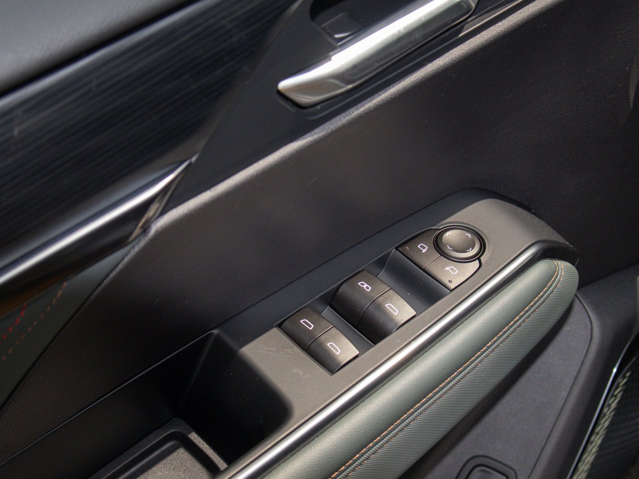 2026 GMC Acadia AWD 4dr AT4 Grey Sherwood Park - photo #19