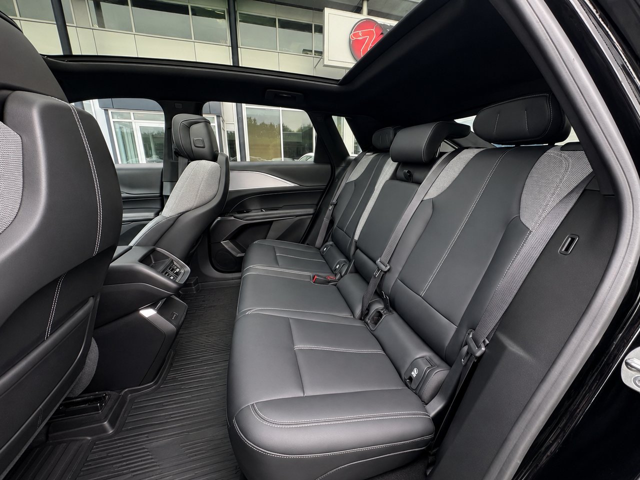 Cadillac LYRIQ 2024 Noir Granby - photo #11