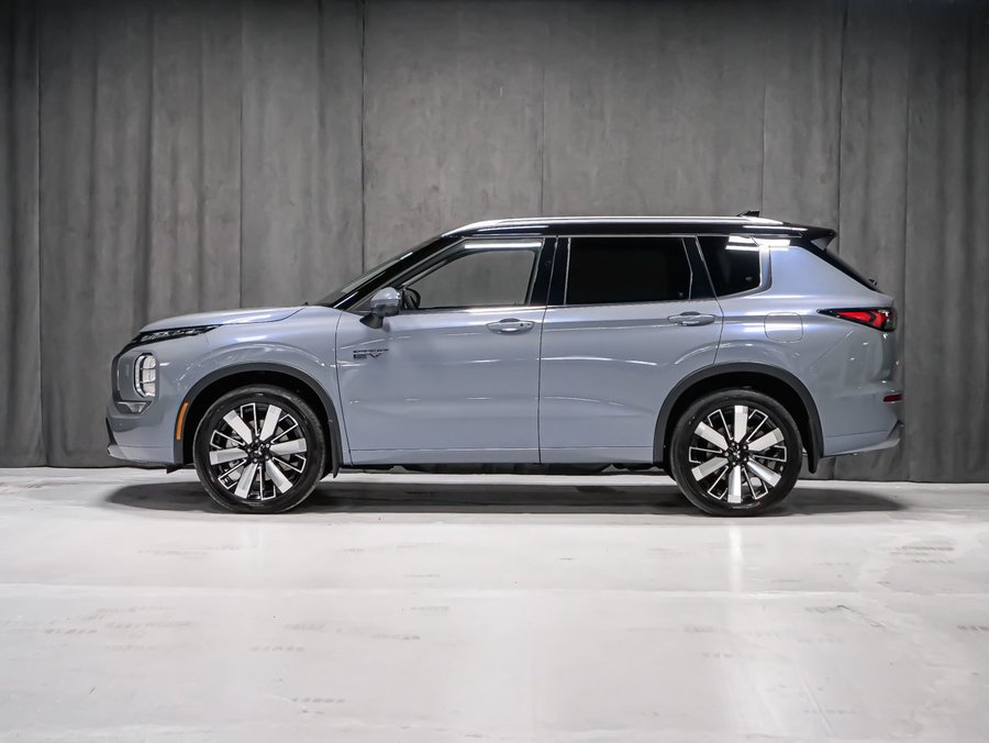 2026 Mitsubishi Outlander Plug-In Hybrid GT Moonstone Grey Premium Finish