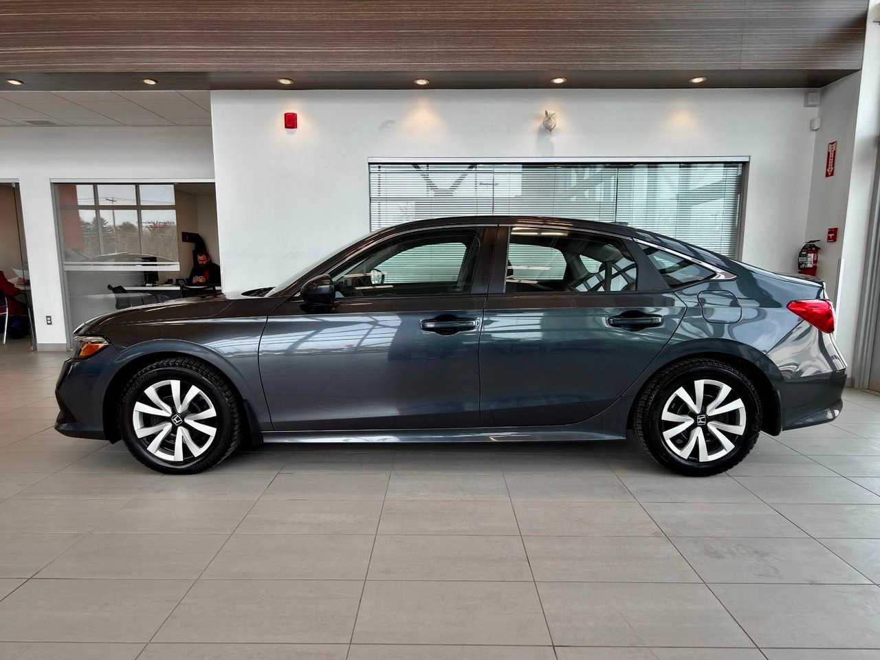 2023 Honda Civic Sedan Silver Notre-Dame-des-Prairies - photo #6