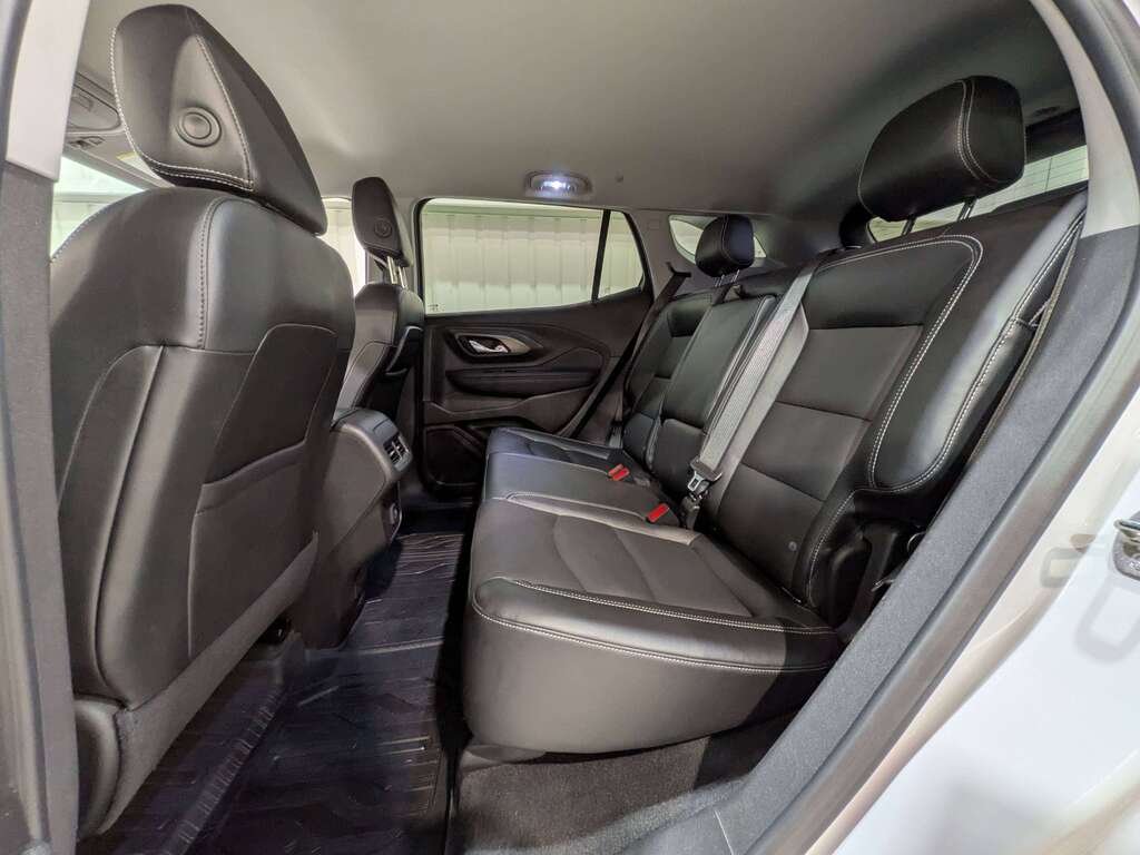 GMC Terrain 2023 Blanc Val-David - photo #11