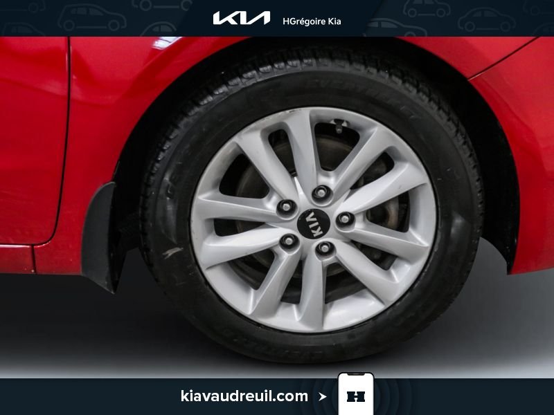 2017 Kia Forte Red Blainville - photo #27