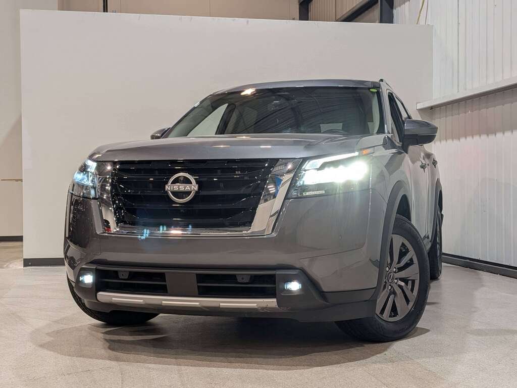 Nissan Pathfinder 2024 Gris Val-David - photo #0
