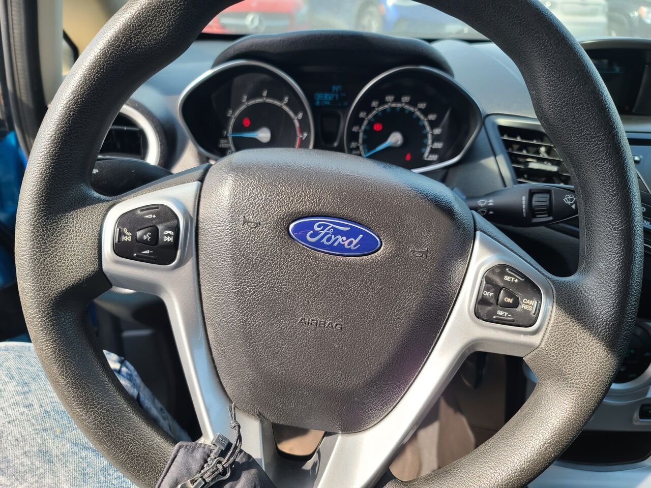 2017 Ford Fiesta Blue  - photo #11
