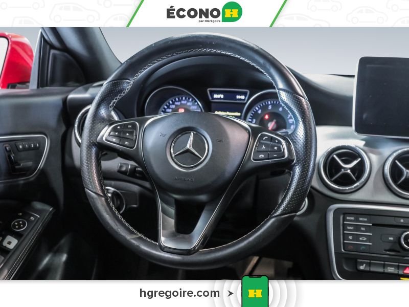 Mercedes Benz CLA 2016 Rouge Laval - photo #14