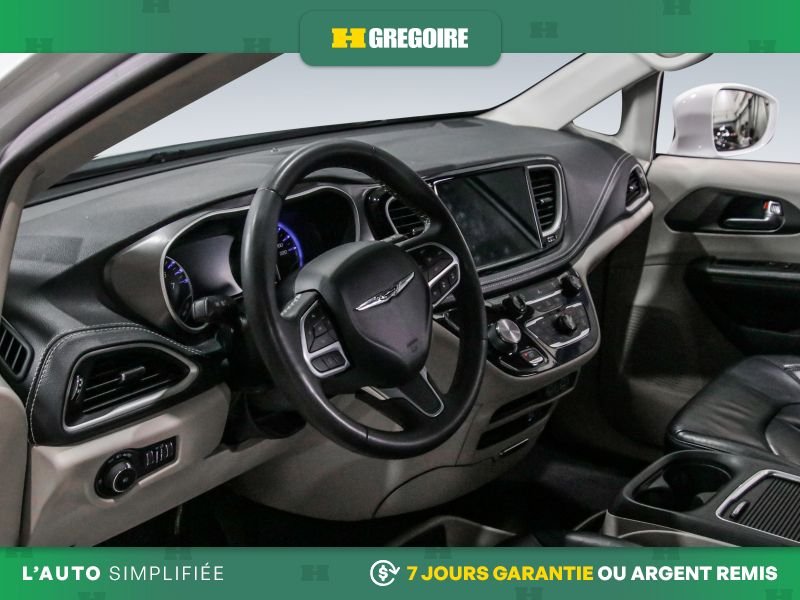 2022 Chrysler Pacifica White Saint-Eustache - photo #8