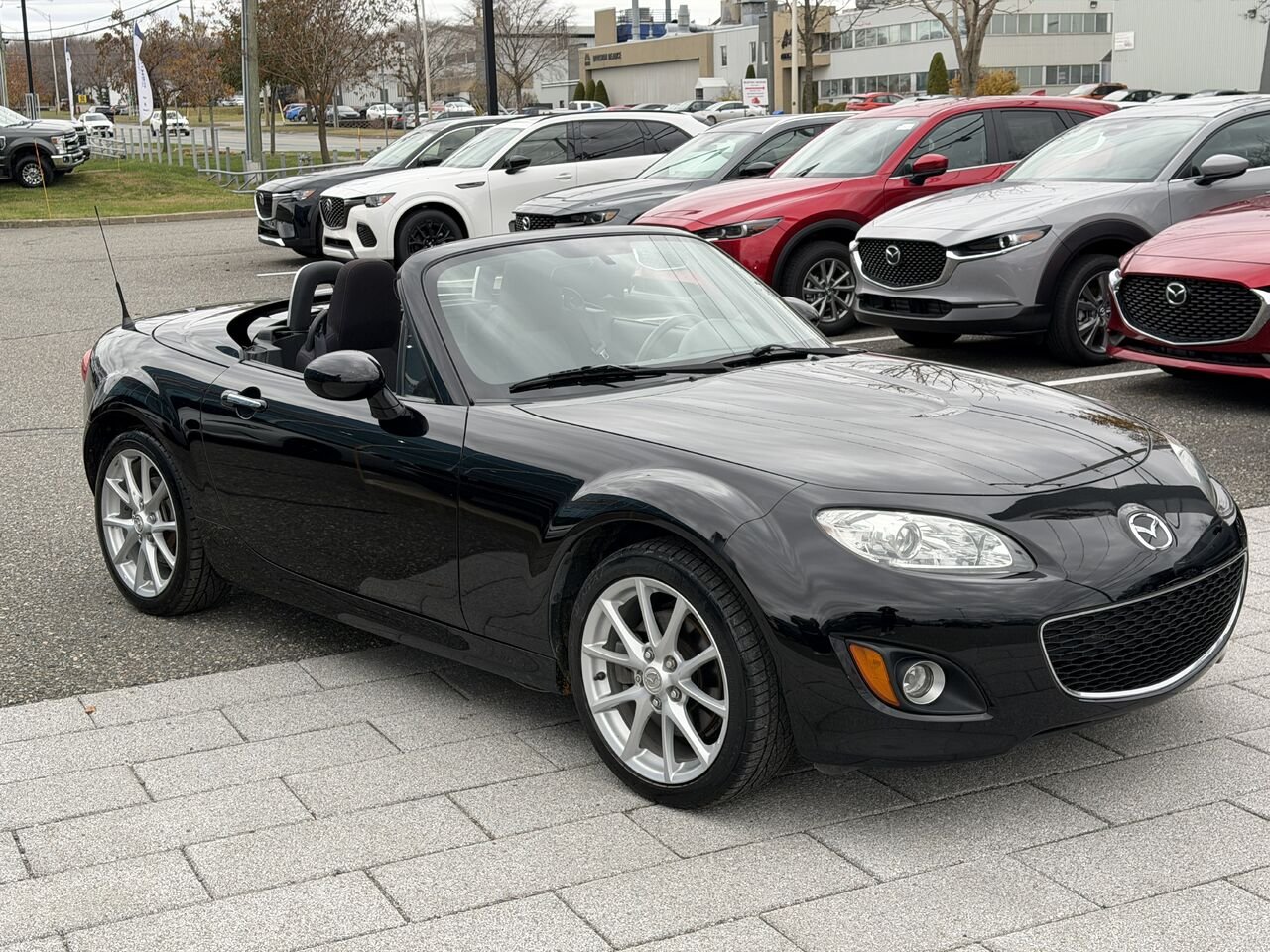 2009 Mazda MX-5 Black Ste-Marie - photo #3
