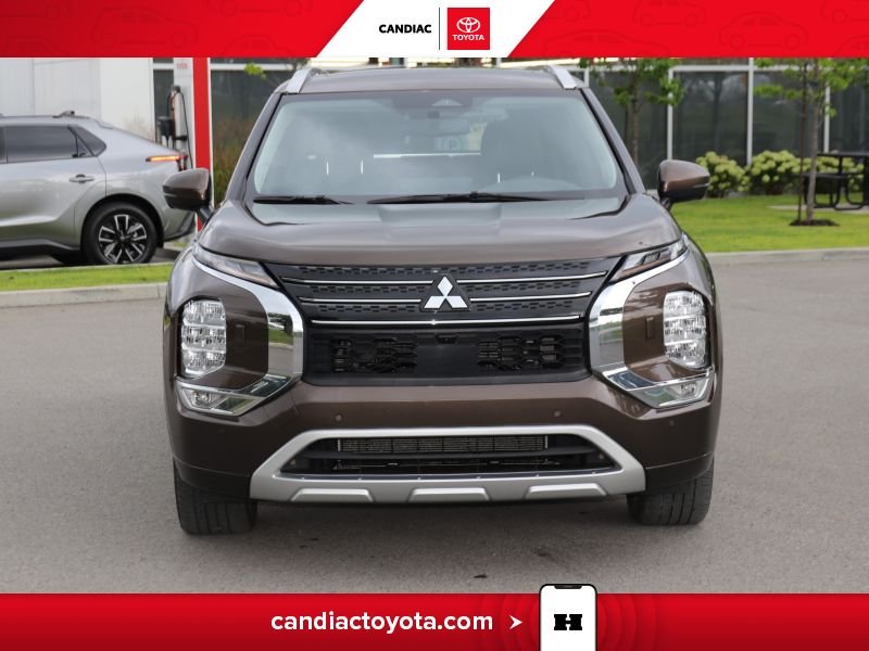 2023 Mitsubishi Outlander Plug-In Hybrid Bronze Laval - photo #2