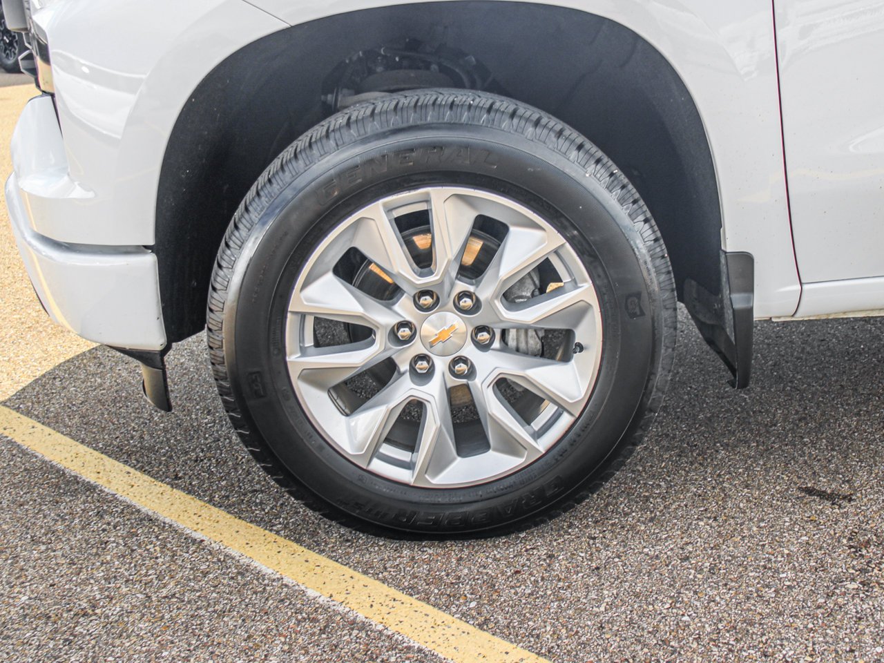 2025 Chevrolet Silverado 1500 4WD Crew Cab 157 Custom White Sherwood Park - photo #11