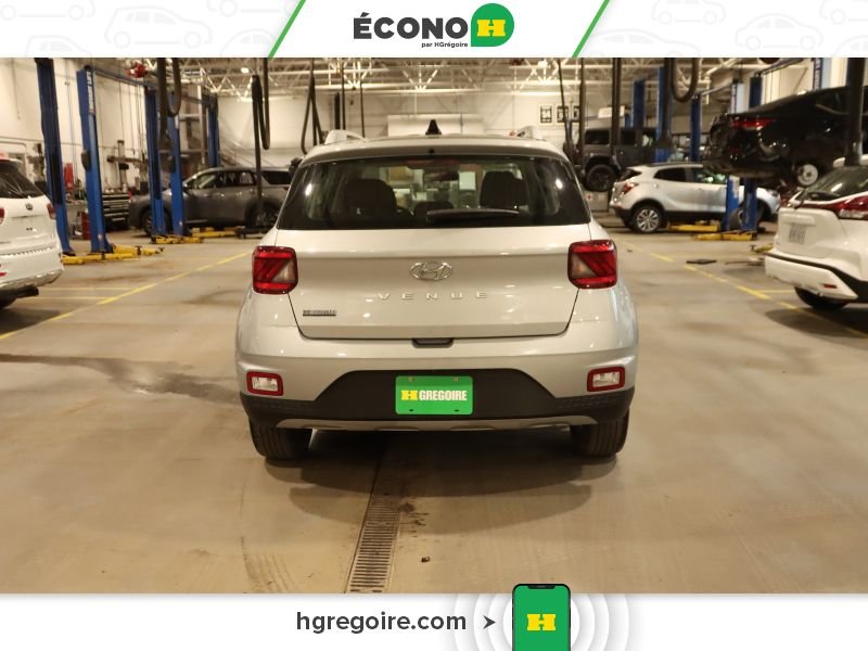 2021 Hyundai Venue Silver Laval - photo #6