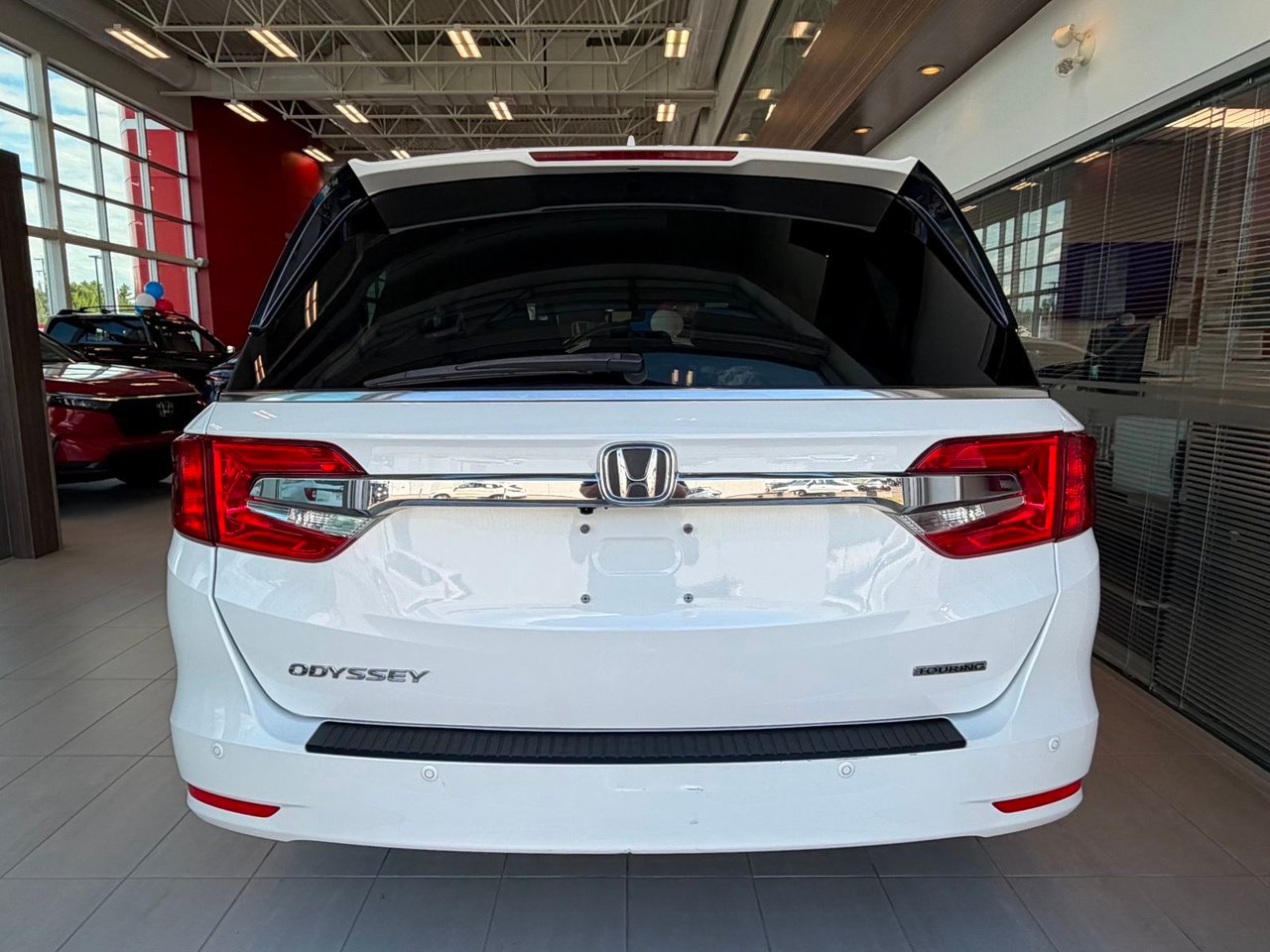2020 Honda Odyssey White Notre-Dame-des-Prairies - photo #6