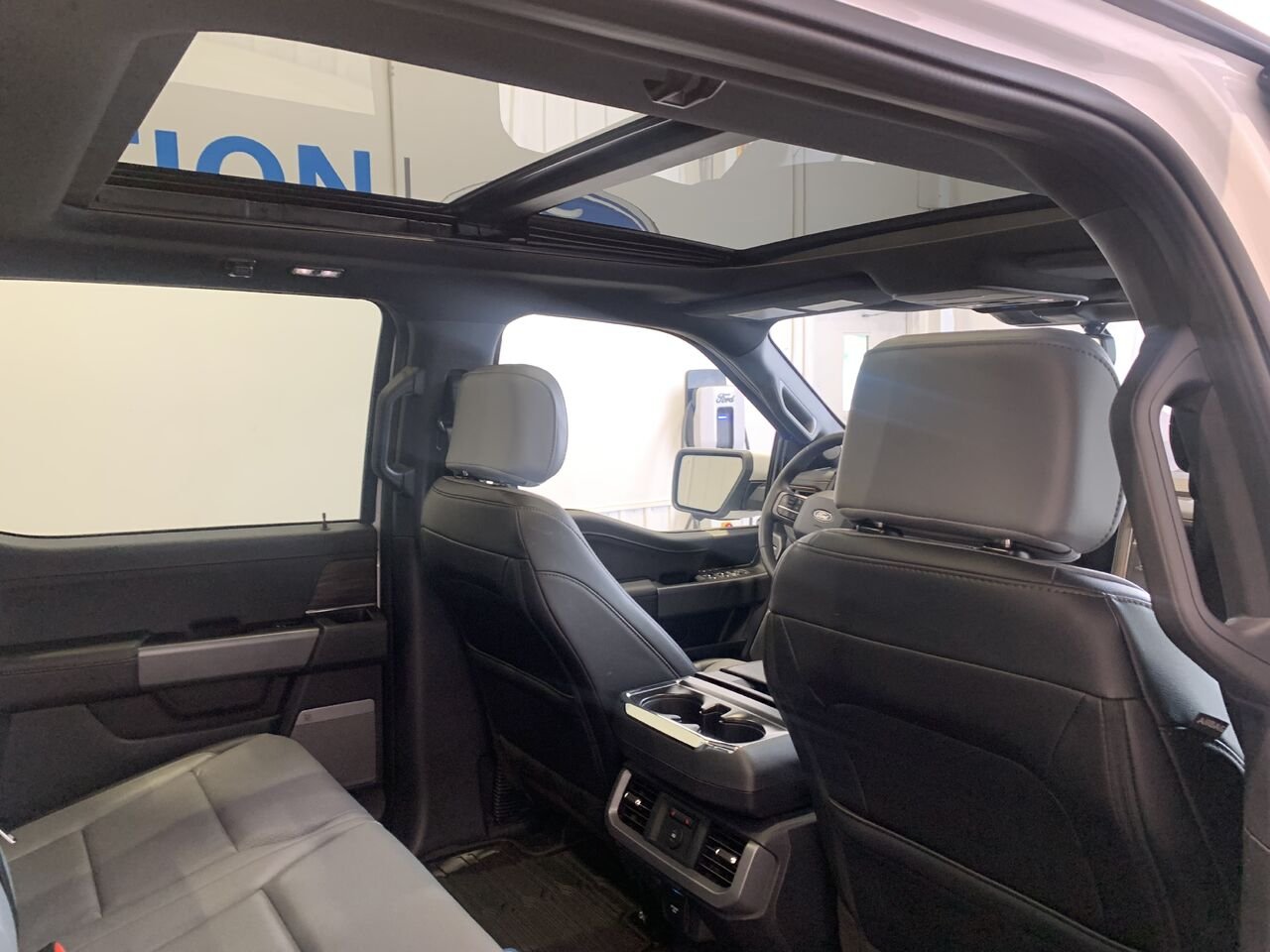 Ford F-150 Lightning LIGHTNING LARIAT CREW CAB 2025 Blanc Châteauguay - photo #7