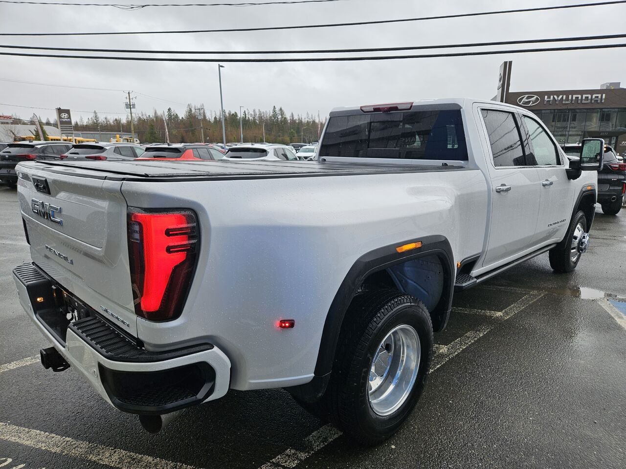2025 GMC Sierra 3500HD Denali Ultimate cabine multiplace 4RM 172 po White Thetford Mines - photo #5