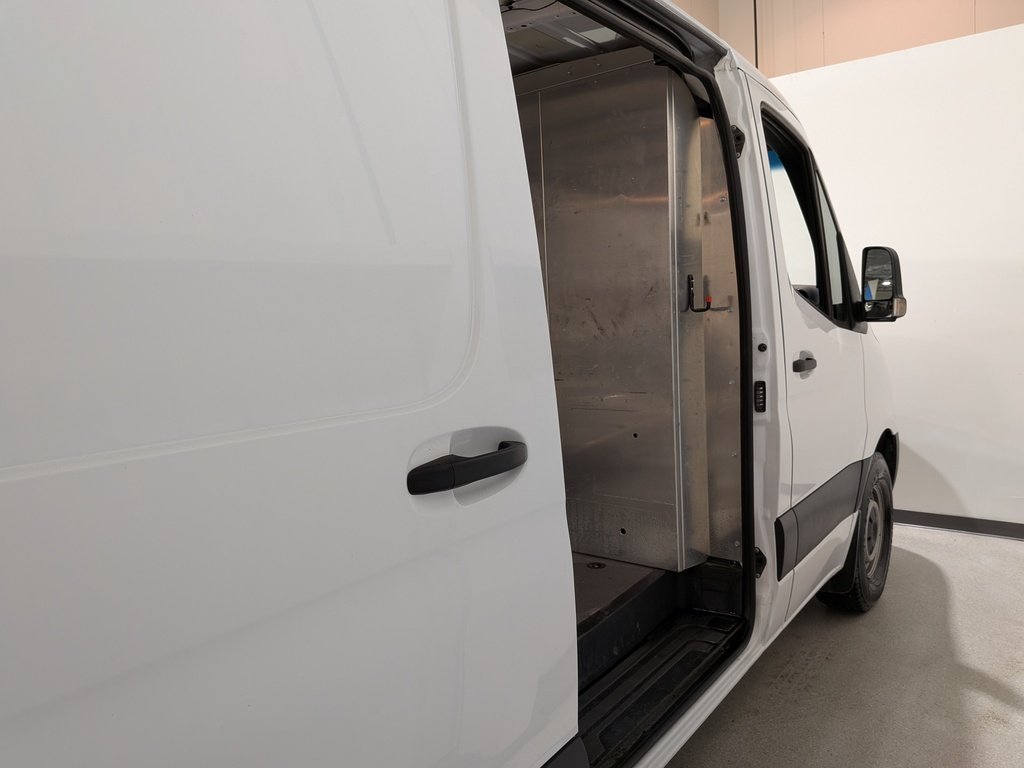 Mercedes-Benz Sprinter Van 2500 High Roof V6 144" 2020 Blanc Val-David - photo #9