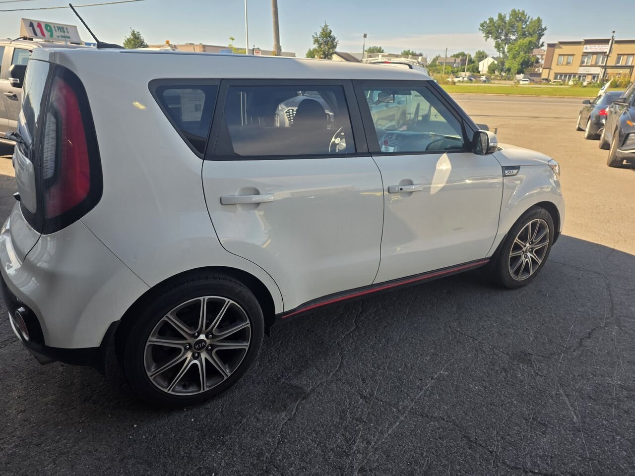 2018 Kia Soul White  - photo #5