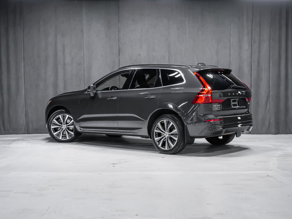 Volvo XC60 B6 MOMENTUM 2022 Gris Montréal - photo #3