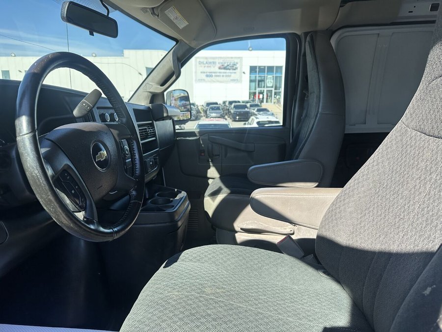 2022 CHEVROLET EXPRESS G2500 2022 White