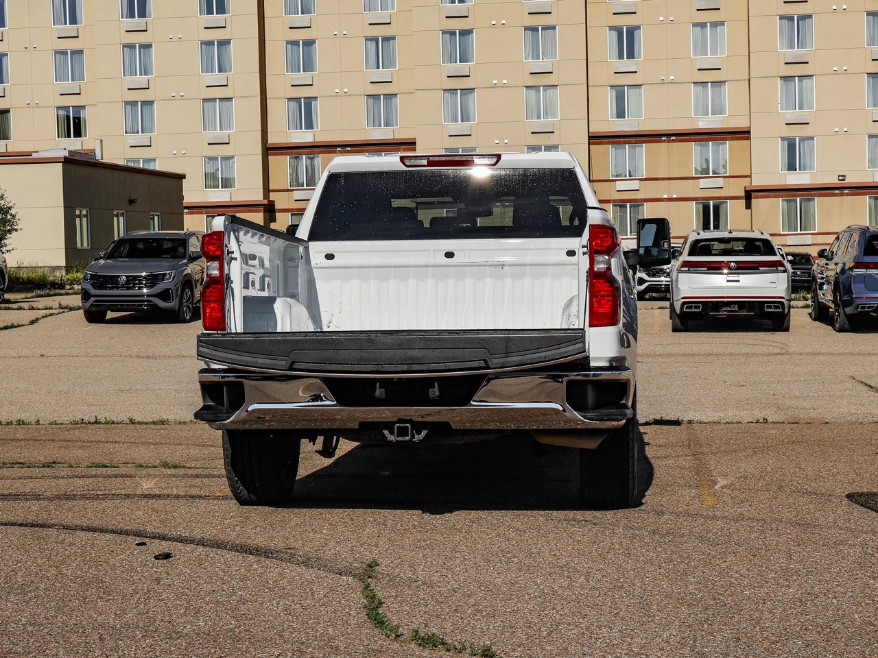 2025 Chevrolet Silverado 1500 4WD Crew Cab 147 LT White Sherwood Park - photo #8