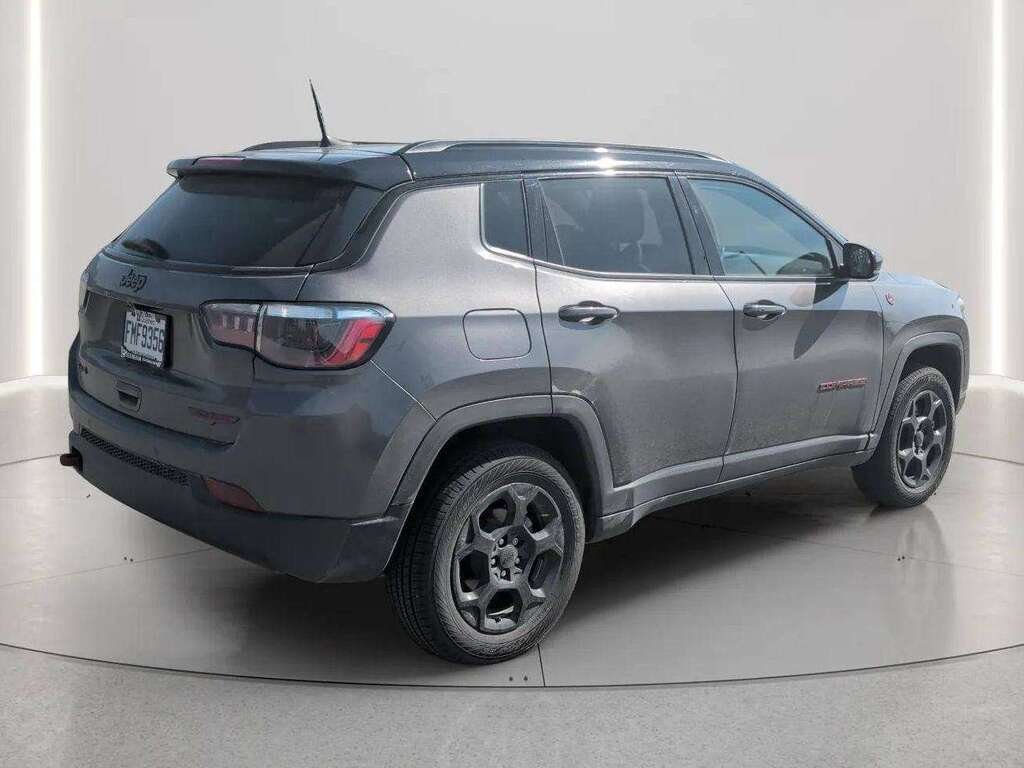 2023 Jeep Compass Grey Gatineau - photo #3
