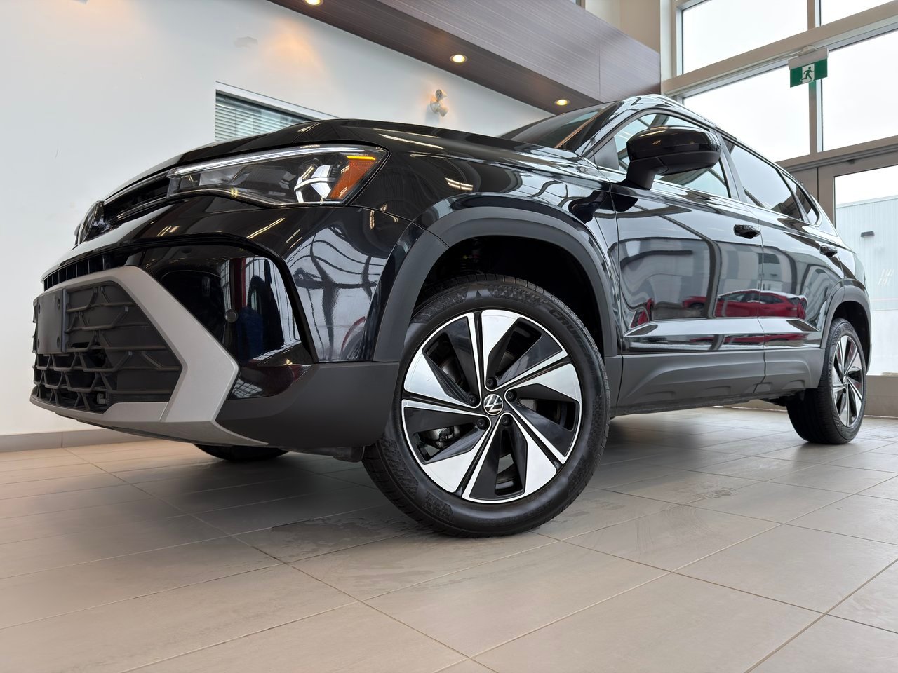 2025 Volkswagen Taos Silver Notre-Dame-des-Prairies - photo #1