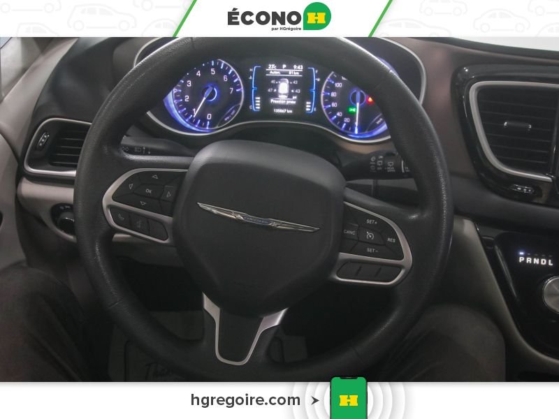 Chrysler Pacifica 2017 Noir Saint-Eustache - photo #13