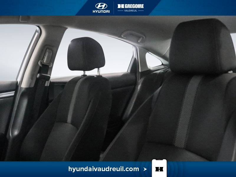 Honda Civic 2018 Blanc Laval - photo #13