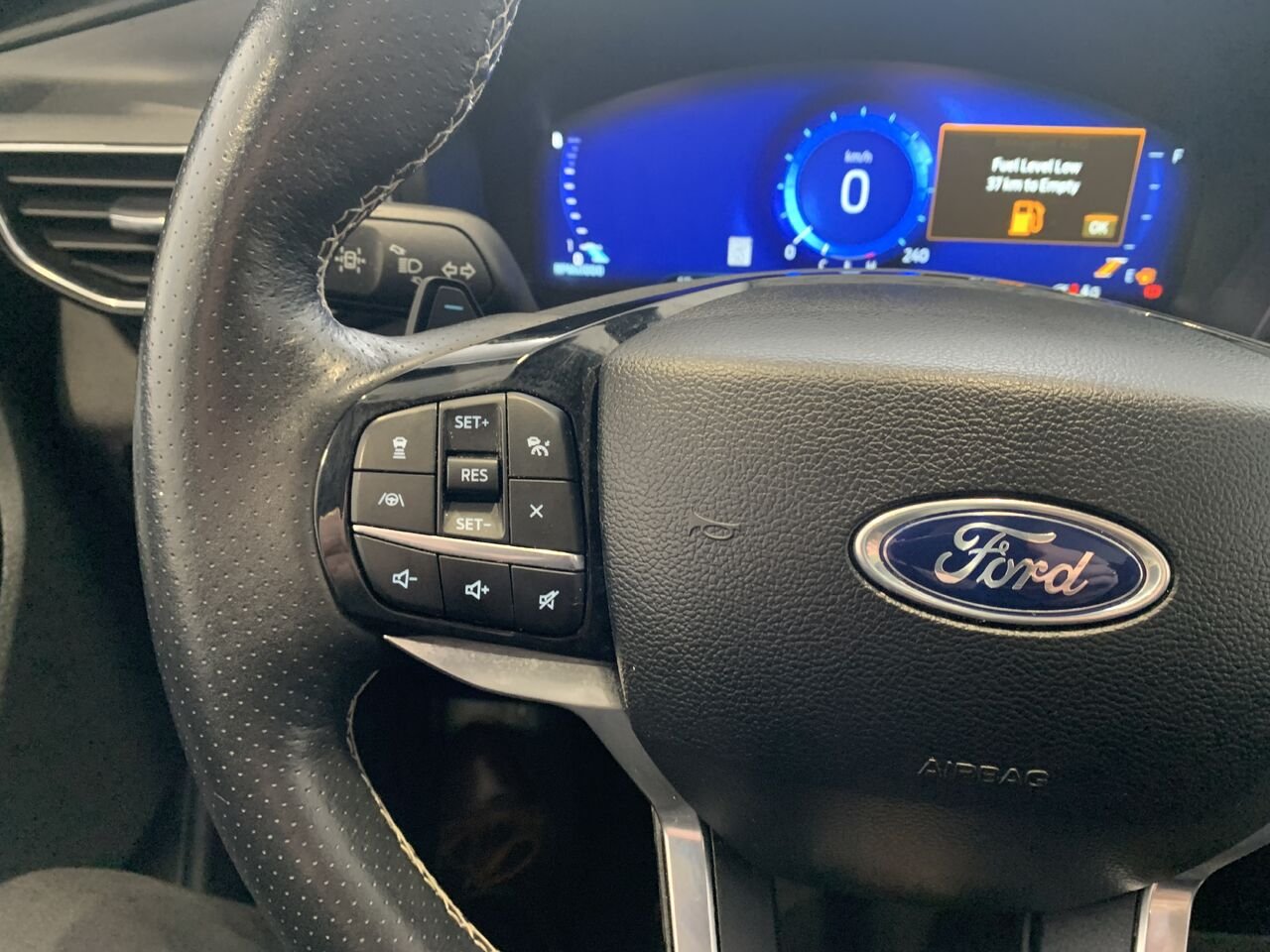 Ford Explorer ST EXPLORER ST 4WD 2024 Gris Châteauguay - photo #38