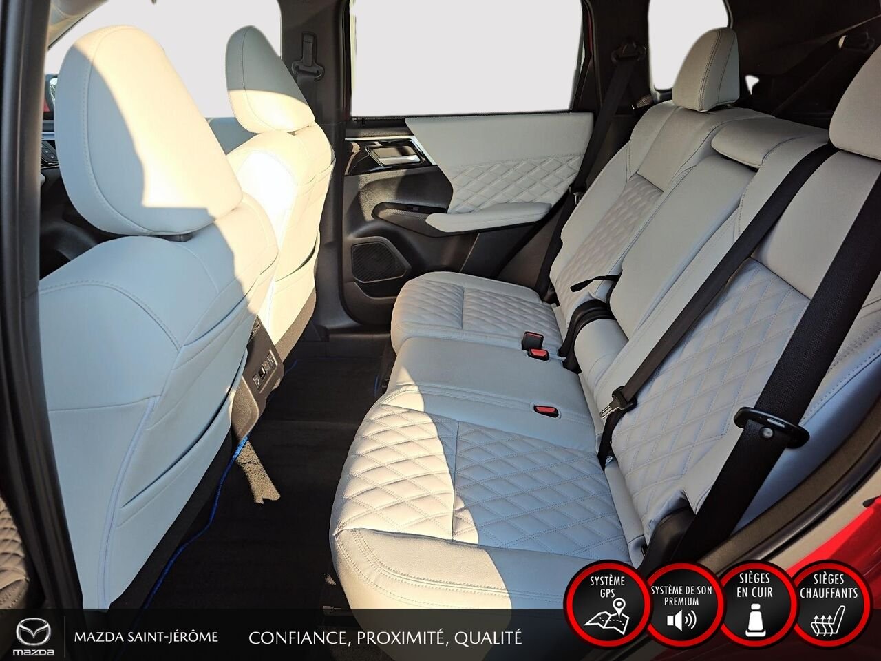 Mitsubishi Outlander GT Premium HYBRIDE RECHARGEABLE | 7 PASSAGERS | TOIT PANO | CUIR | AWD 2024 Rouge Saint-Jérôme - photo #22