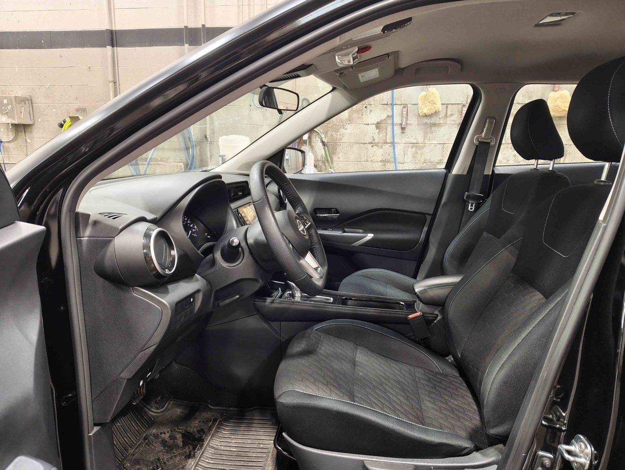2024 Nissan Kicks SV FWD Black Sherwood Park - photo #7