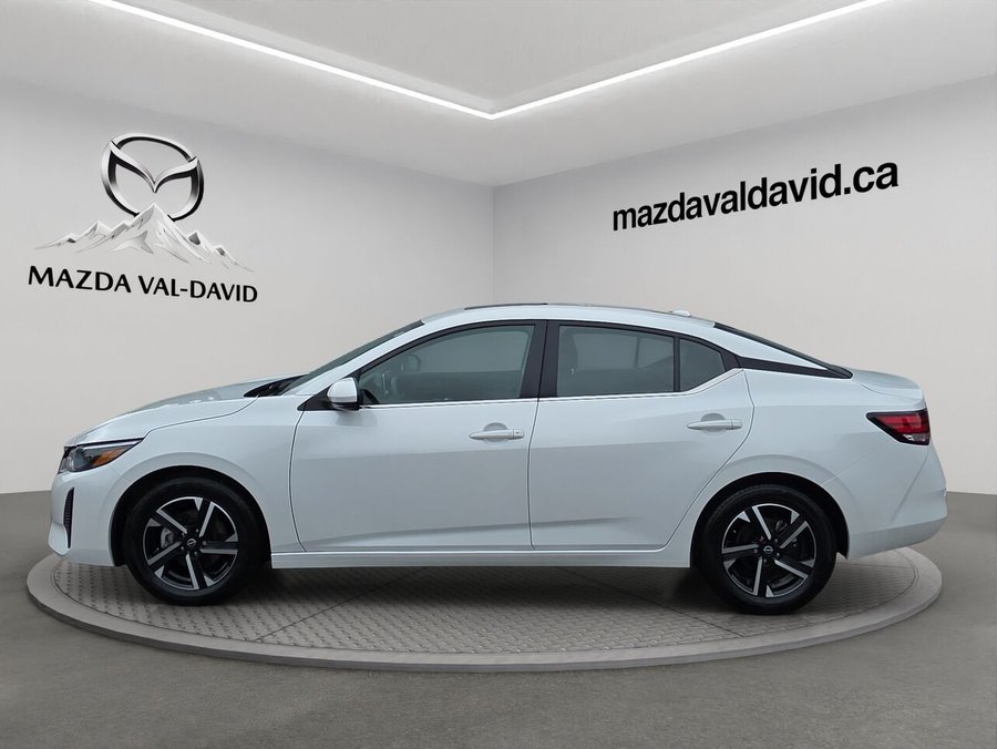 2024 Nissan Sentra SV CVT, toit ouvrant, écran tactile, sièges chauffants White