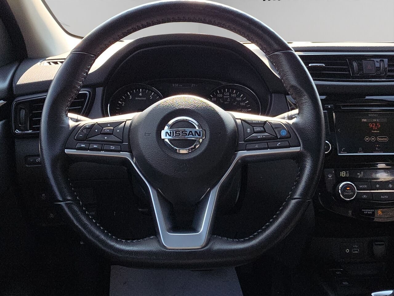 2023 Nissan Qashqai SV TI CVT, Sièges chauffants avant, Toit ouvrant, Volant chauffant Black Val-David - photo #9